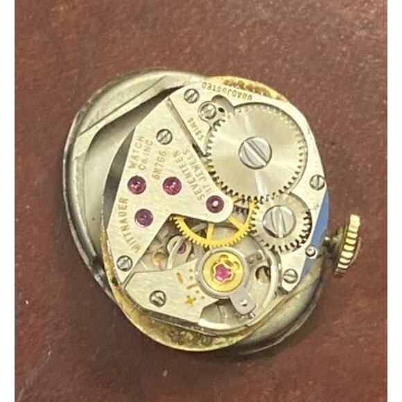 VTG Women's Gold Tone Wittnauer Geneve Manual Watch, Fine Link Adjustable Band - Picture 4 of 4